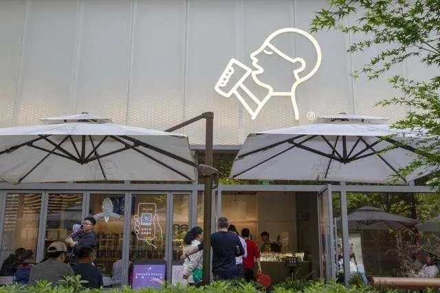 深入探讨喜茶加盟模式及其背后的成功营销策略